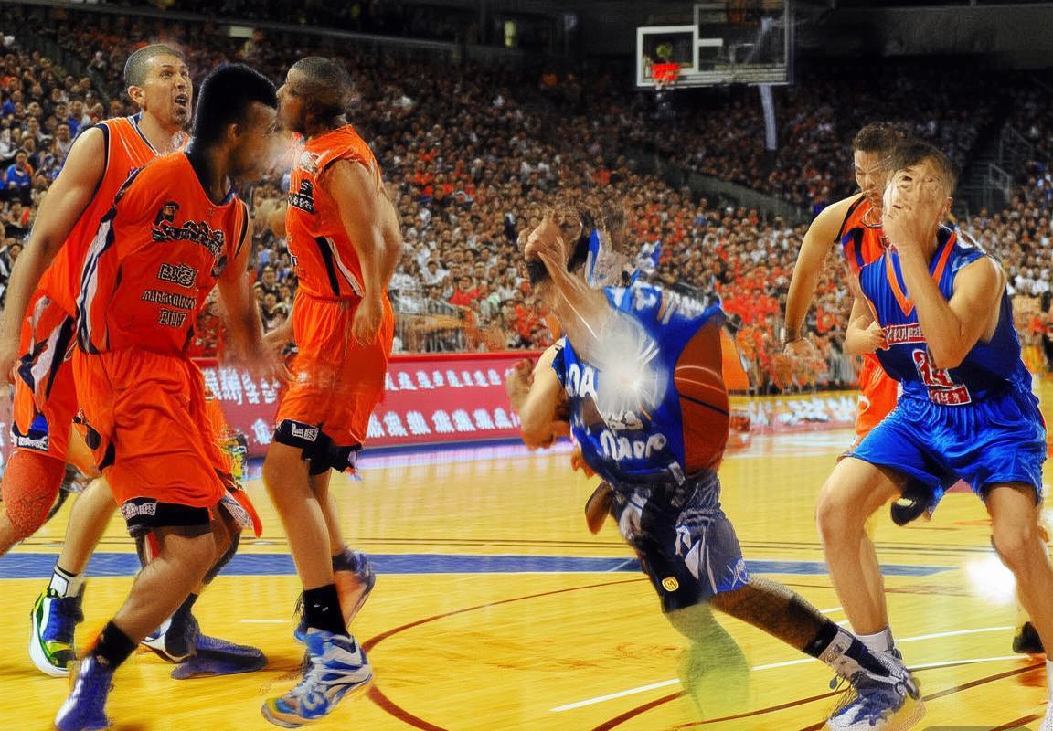 2011 CBA季后赛粤厦巅峰对决回顾：经典瞬间与战术对决(图1)